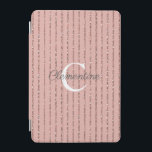 Rosa Rosa Glitzer Streifen Monogramm iPad Mini Hülle<br><div class="desc">Rosa Rose Gold Glitzer Streifen Monogramm Abdeckung mit Rose Gold Imitate Glitzer Streifen und Platz für Ihre benutzerdefinierte Monogramm und Name. Einfach mit Text, Schriftart und Farben anpassen. Erstellt von Zazzle pro Designer BK Thompson © exklusiv für Cedar und String; bitte kontaktieren Sie uns, wenn Sie Hilfe benötigen, Fragen haben,...</div>