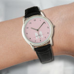Rosa Rosa Minimalistisches Monogramm Armbanduhr<br><div class="desc">Personalisierte Monogramm Rosa und Weiße Uhr mit einfachen schwarzen Zahlen. Diese schicke, gürtelige Uhr verbindet klassischen Stil mit einer lustigen, personalisierten Touch. Es zeichnet sich durch einen fett weißen Initial auf einem weichen, rot-rosa Hintergrund aus (beachten Sie: das Rosa ist eine glatte, flache Farbe ohne Schimmer), mit einfachen schwarzen Zahlen...</div>