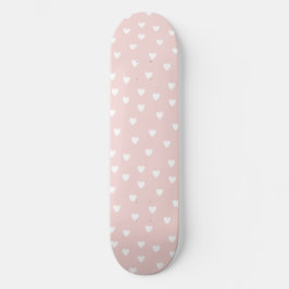 Rosa Rosa mit den Girls des weißen Herzens Skateboard
