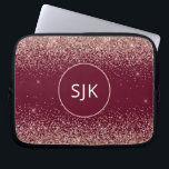 Rosa Rosa Rose Gold Glitzer Monogram Laptopschutzhülle<br><div class="desc">Blush Pink - Rose Gold und Burgund Red Imitats Glitzer und Sparkle Elegant Mit Monogramm Initials Case. Dieser Fall kann so angepasst werden,  dass er Ihren Anfangs- und Vornamen enthält.</div>