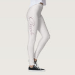 Rosa Rosa Verlobung Braut in antikem Rosa Leggings<br><div class="desc">Antike rot rosa Rosa Verlobung Braut, um T - Shirt Geschenk. Diese wunderschöne Blumenkollektion eignet sich ideal für eine Hochzeitsfeier, ein Brautparty, eine Babydusche oder eine Feier im Landhausstil. Ändern Sie es einfach so, wie Sie es mögen, die gesamte Sammlung ist anpassbar. Genießen Sie Ihre Feier, Beifall!</div>