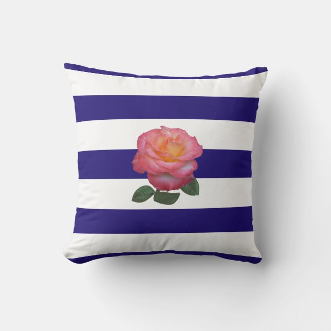 Rosa Rose auf Navy Blue und White Strick Pil Kissen (Vorderseite)