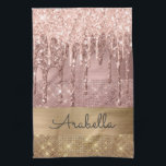 Rosa Rose Gold Glitzer Tropfen Individuelle Name Geschirrtuch<br><div class="desc">Modernes, luxuriöses, Rose Gold Glitzer tropfen auf Gold und Rose Gold Farbe Glitzer Streifen Custom Monogram Küchentuch. Dieses Design bietet Imitate glänzende Streifen Glitzer und gebürstetes Metall in Gold, und rot rosa Rosa Rosa Farbe Glitzer mit Namen oder Monogramm Text Vorlage. Über leicht rot Rosa und Rose Gold Glitzer tropfen....</div>