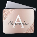 Rosa Rose Gold Metallischer Glitzer Monogramm Laptopschutzhülle<br><div class="desc">Rosa Rose Gold Metallischer Glitzer und sparkle Moderne und elegante Monogram Case. Dieses Gehäuse kann auf Ihren Anfangs- und Vornamen angepasst werden und macht ein großartiges mädchenhaftes oder süßes 16 Geburtstagsgeschenk.</div>