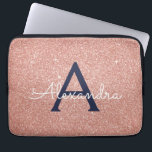 Rosa Rose Gold Navy Blue Glitzer Sparkgram Monogra Laptopschutzhülle<br><div class="desc">Blush Pink und Rose Gold Navy Blue Imitate Glitzer und sparkle Elegant Monogram Case. Dieser Fall kann so angepasst werden,  dass er Ihren Anfangs- und Vornamen enthält.</div>