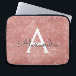 Rosa Rose Gold Sparkle Modern Monogram Name Laptopschutzhülle<br><div class="desc">Rosa Rose Gold Sparkle Moderne Monogram Name Sleeve. Diese Hülle kann auf Ihren Anfangs- und Vornamen angepasst werden.</div>