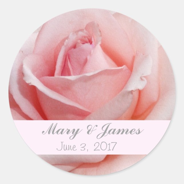 Rosa Rose Hochzeitstickervorlage für den Umschlag  Runder Aufkleber (Vorderseite)