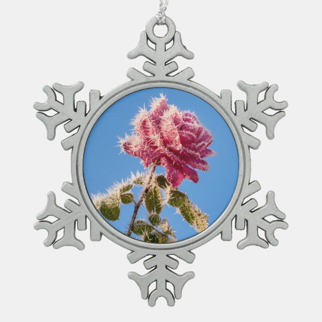 Rosa Rose mit Eisfrost in kalter Winternatur - Schneeflocken Zinn-Ornament (Vorderseite)