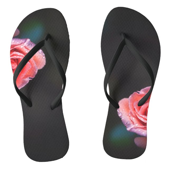 Rosa Rose mit Tau Flip Flops (Fußbett)