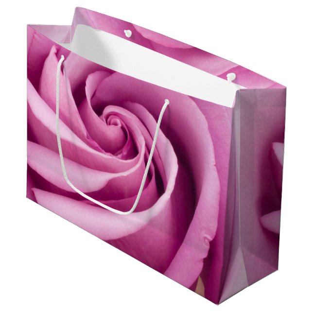 Rosa Rose nach Perfektion geklappt Große Geschenktüte (Vorderseite Schrägansicht)
