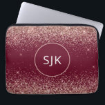 Rosa Rose Rose Glitzer Monogram Laptopschutzhülle<br><div class="desc">Blush Pink - Rose Gold und Burgund Red Imitats Glitzer und Sparkle Elegant Mit Monogramm Initials Case. Dieser Fall kann so angepasst werden,  dass er Ihren Anfangs- und Vornamen enthält.</div>