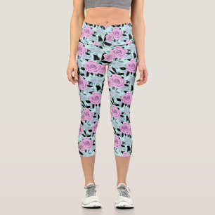 Rosa Rosen, Rose, türkisfarbener Hintergrund Capri Leggings
