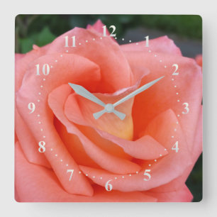Rosa Rosenblätter Quadratische Wanduhr