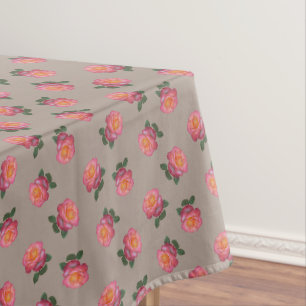 Rosa Rosenblüten auf Glück bringendem Beige Tischdecke