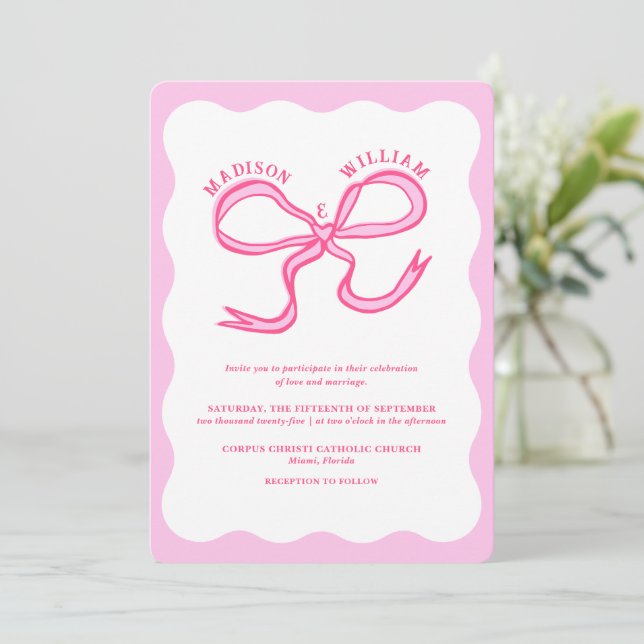 Rosa, rote Hand gezeichnete Wavy Retro-Hochzeit Einladung (Stehend Vorderseite)