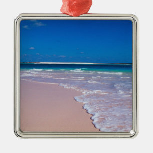 Rosa Sandstrand in Conch Bay, Cat Island, Ornament Aus Metall