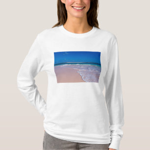 Rosa Sandstrand in Conch Bay, Cat Island, T-Shirt