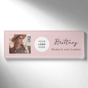Rosa Schrift-Logo-Foto-Make-up-Namensschild Namenschild