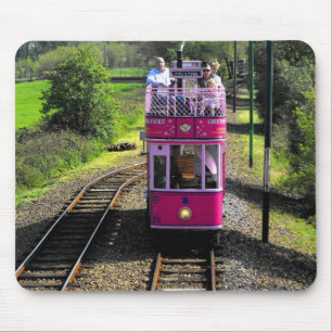Rosa Straßenbahn am Abfahrtsort Mousepad