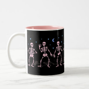 Rosa tanzendes Skelett Halloween-Shirt Zweifarbige Tasse