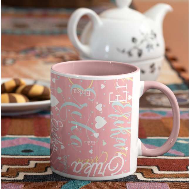 Rosa Tasse mit ihrem Namen und romantischen Herzen (Von Creator hochgeladen)