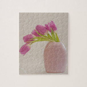 Rosa Tulpen und Spitzen