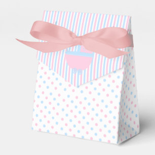 Rosa und Blau deckt Babyparty auf Geschenkschachtel