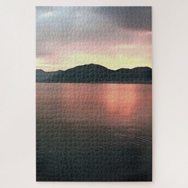 Rosa und blau Ombre Sunset Reflections Landschaft (Vertikal)