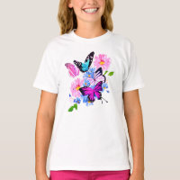 Rosa und blaue Blumen und Schmetterling