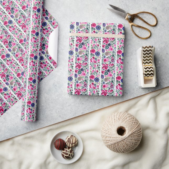 Rosa und blaue Blumen und weiße Streifen Geschenkpapier (Kunsthandwerk)