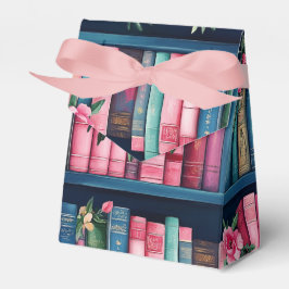 Rosa und blaue Bücher und Blumen auf dem Bücherreg Geschenkschachtel