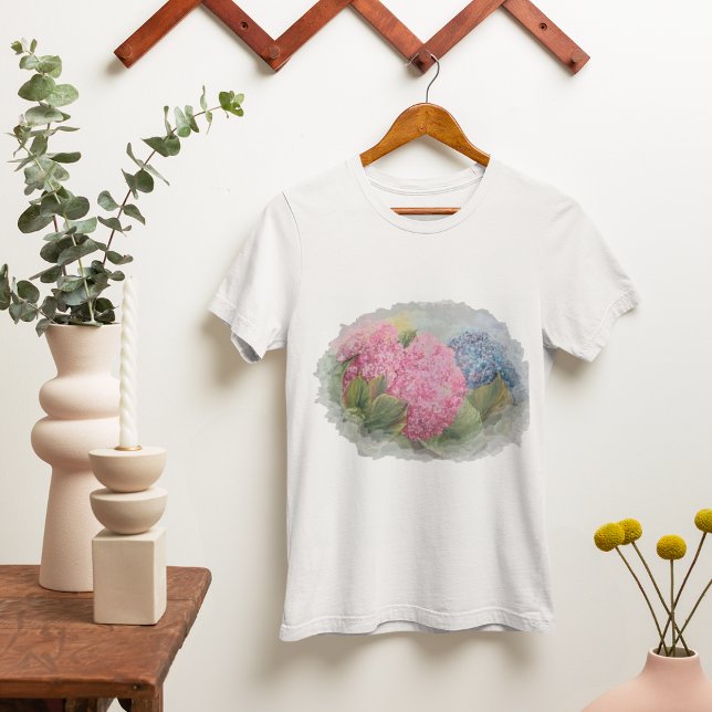 Rosa und blaue Hydrangeas T-Shirt (Von Creator hochgeladen)