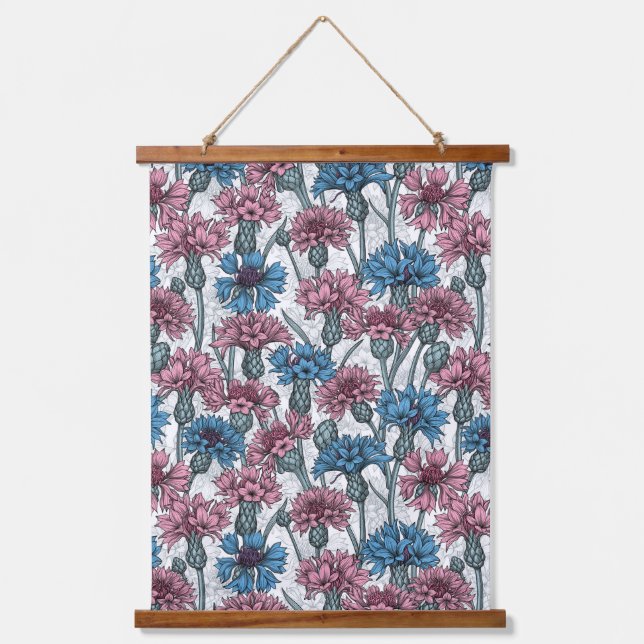 Rosa und blaue Kornblumen auf weiß Wandteppich Mit Holzrahmen (Vorderseite)