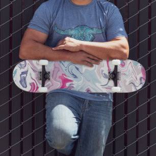 Rosa und blaues, flüssiges Acryl Skateboard