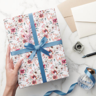 Rosa und elfenbeinfarbene Blumen auf Weiß Geschenkpapier