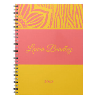 Rosa und Gelb Zebra Linocut Name & Jahr Notizblock