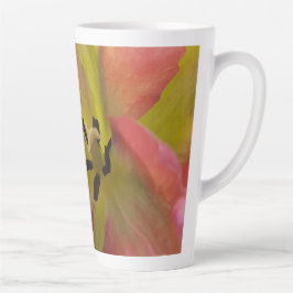 Rosa und gelbe Tulip Latte Tasse