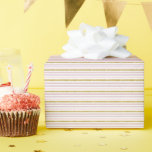 Rosa und goldenes Streifenpapier Geschenkpapier<br><div class="desc">Mit diesem rosa- und goldfarbenen,  gestreiften Umhüllungspapier wackeln Sie Ihre Baby-Duschgeschenke im Winterstil. Elegant und festlich,  ist es perfekt für kleine Mädchenfeiern,  Feiertagsgeschenke oder jede Veranstaltung,  die eine weiche,  feminine Touch mit etwas Funkeln fordert. Koordiniert wunderschön mit Ihrem kleinen Schneeflockenthema.</div>