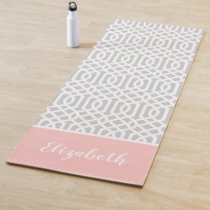 Rosa und graue Trellis Monogramm Editierbare Far Yogamatte