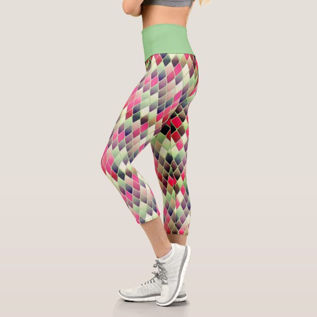 Rosa und grüne Diamanten  Capri Leggings (Links)