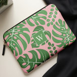 Rosa und grüne Mit Monogramm Monstera-Blätter Laptopschutzhülle<br><div class="desc">Trendy und schicke Monstera-Blätter zeichnen sich durch mit Monogramm Design aus.</div>