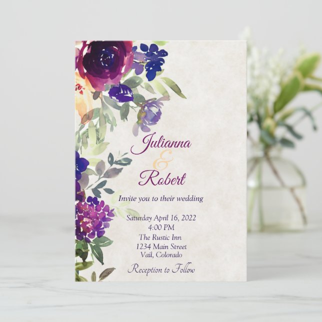 Rosa und lila Blumenhochzeit Einladung (Stehend Vorderseite)