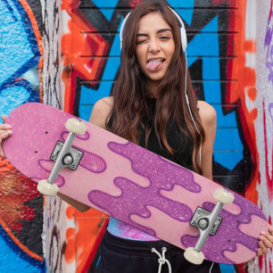 Rosa und Lila Glitzer Tropfen Ästhetische Schmelze Skateboard