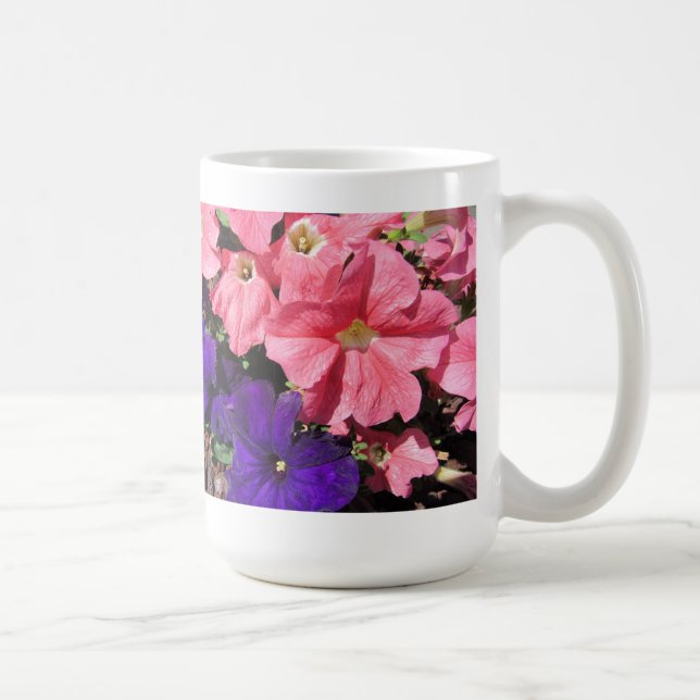 Rosa und Lila Petunias Kaffeetasse (Rechts)