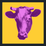 Rosa und Lila Pop Art Cow Poster<br><div class="desc">Die rosa und Lila Pop Art Cow Design ist das Gesicht einer Kuh in Rosa und Purpur. Das Bild wurde digital verändert, um ein Punktbild zu erstellen, das dem Kuhbild einen Retro-Look verleiht. Dieses phantastische Pink & Lila Pop Art Cow Design ist perfekt für jeden, der Kühe, Bullen, Rinder, Cowboys...</div>