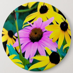 Rosa und lila Sonnenhut mit gelben Blumen Button
