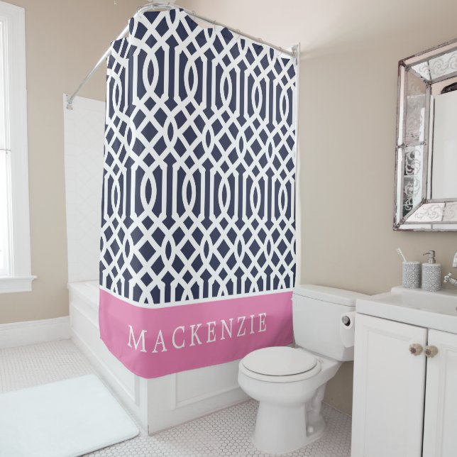 Rosa und Navy Trellis Monogram Duschvorhang (Beispiel)