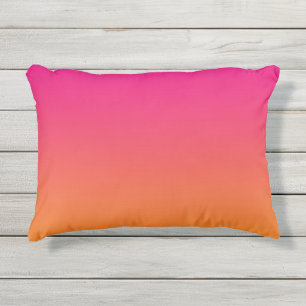 Rosa und orange Ombre Kissen im Freien