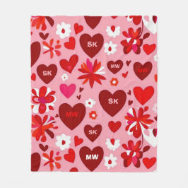 Rosa und rote Herzen und Blume, Motive und Initial Fleecedecke