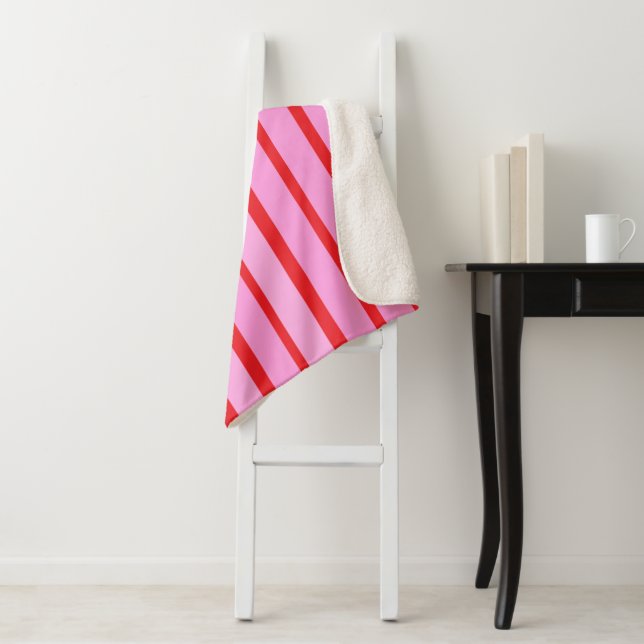 Rosa und rote Streifen Sherpadecke (Beispiel)